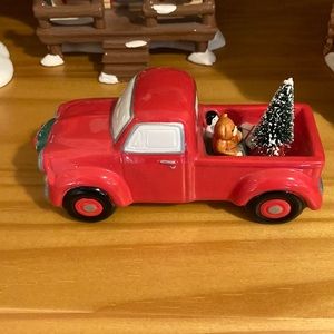 Dept department 56 red pickup with tree and toys, NWT pickup and delivery